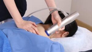 Shockwave therapy has emerged as an effective treatment for chronic pain, offering relief for various musculoskeletal conditions. It involves delivering acoustic waves to the targeted treatment area, stimulating healing and reducing pain. However, like any medical procedure, it is essential to understand the recovery process and how soon you can resume exercising after shockwave therapy.